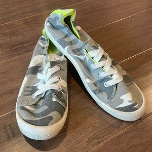 Madden Girl size 7.5 camo sneakers